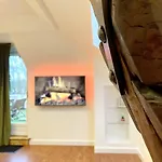 Rooftop - Cosy Flat Centre