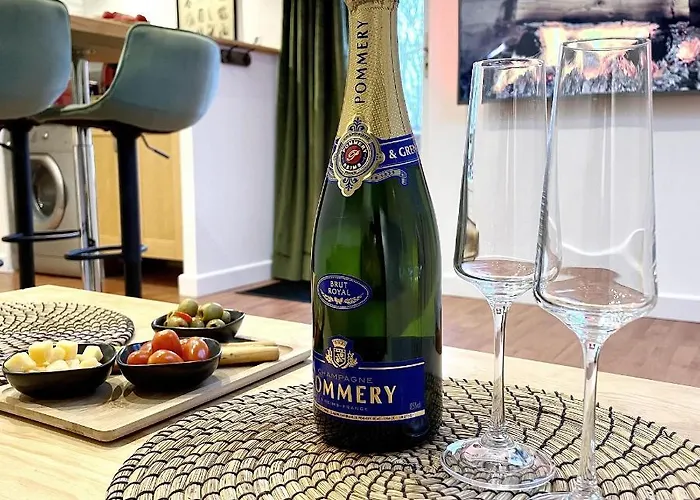 Rooftop - Cosy Flat Centre * סנליס